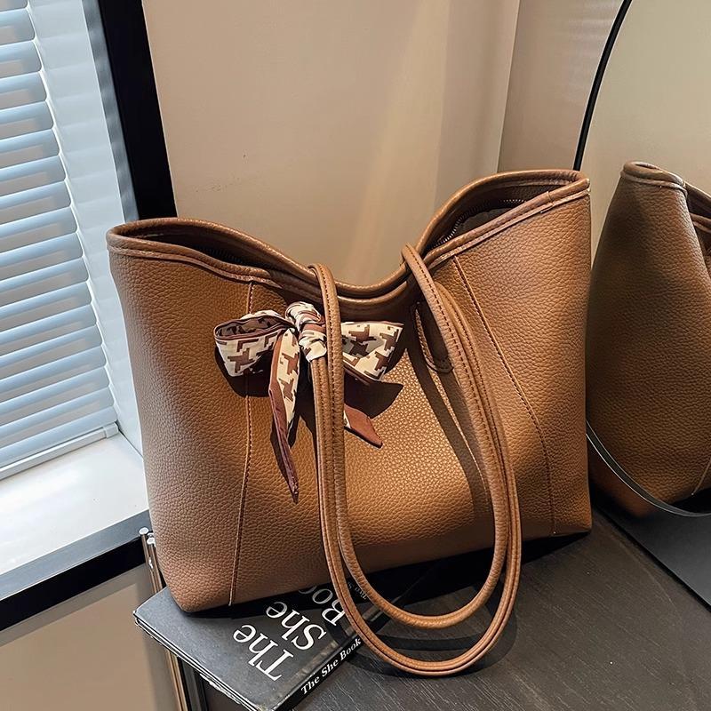 104 -  ZYHA Totebag Mewah dengan Reben yang Cute