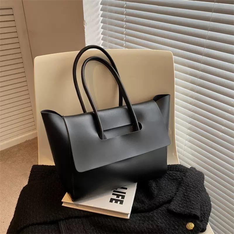136 - ZYHA Luxury Vintage-Inspired Bag