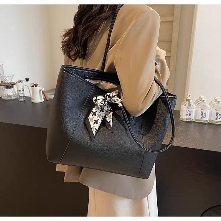 104 -  ZYHA Totebag Mewah dengan Reben yang Cute